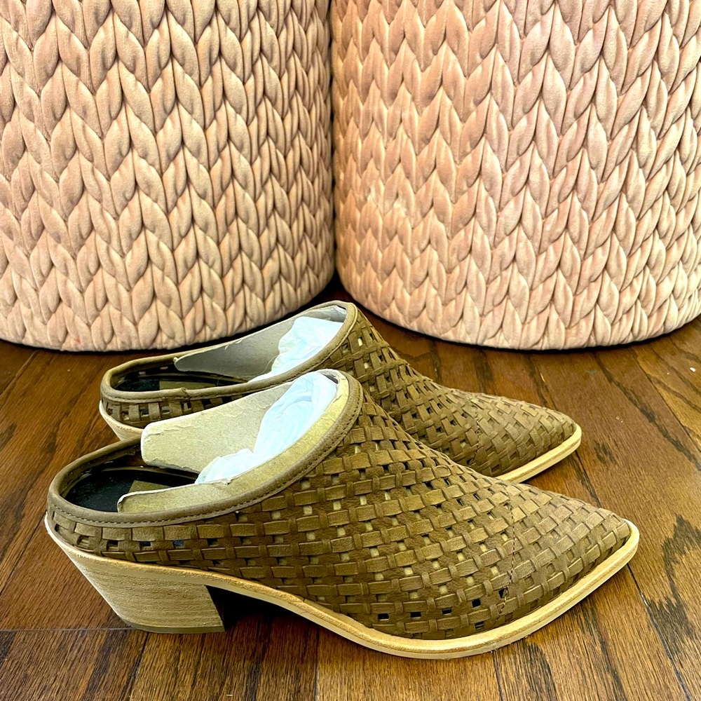 BRAND NEW DOLCE VITA MULES!